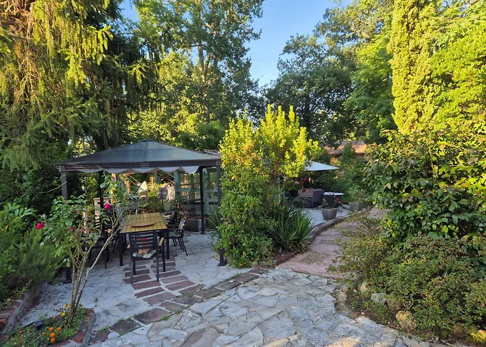 Manoir De Tireveste